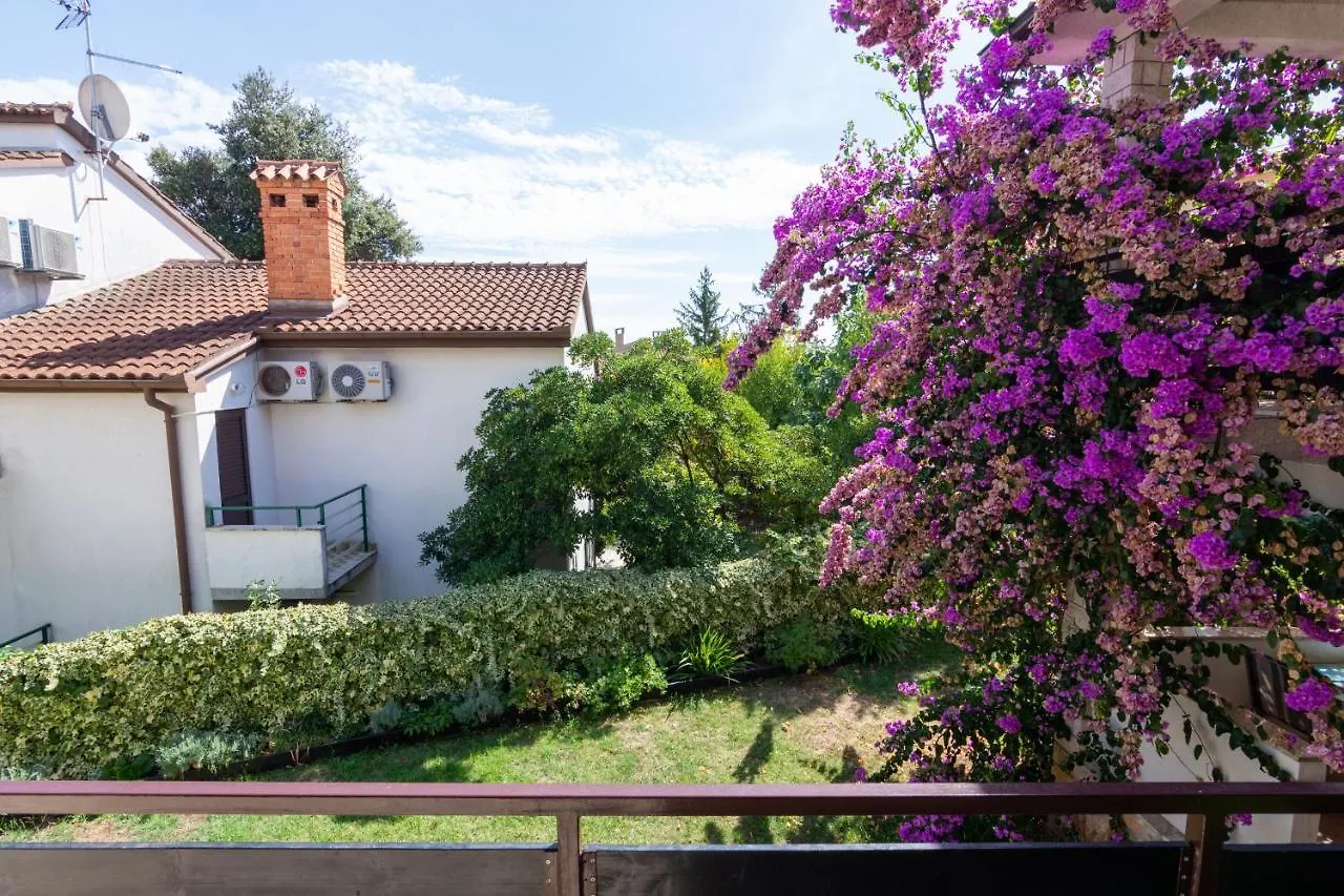 Apartment Pjescana Uvala 7349A Pula