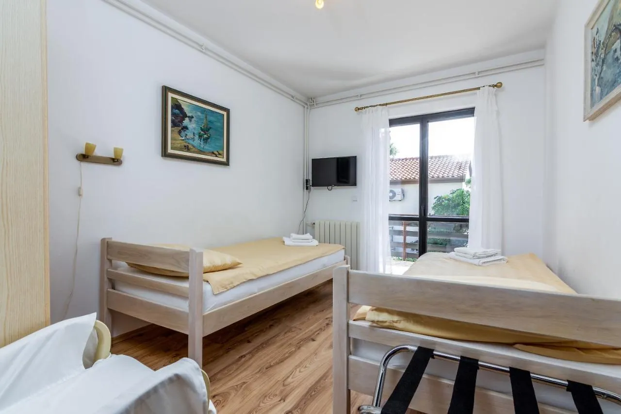 Apartment Pjescana Uvala 7349A Pula