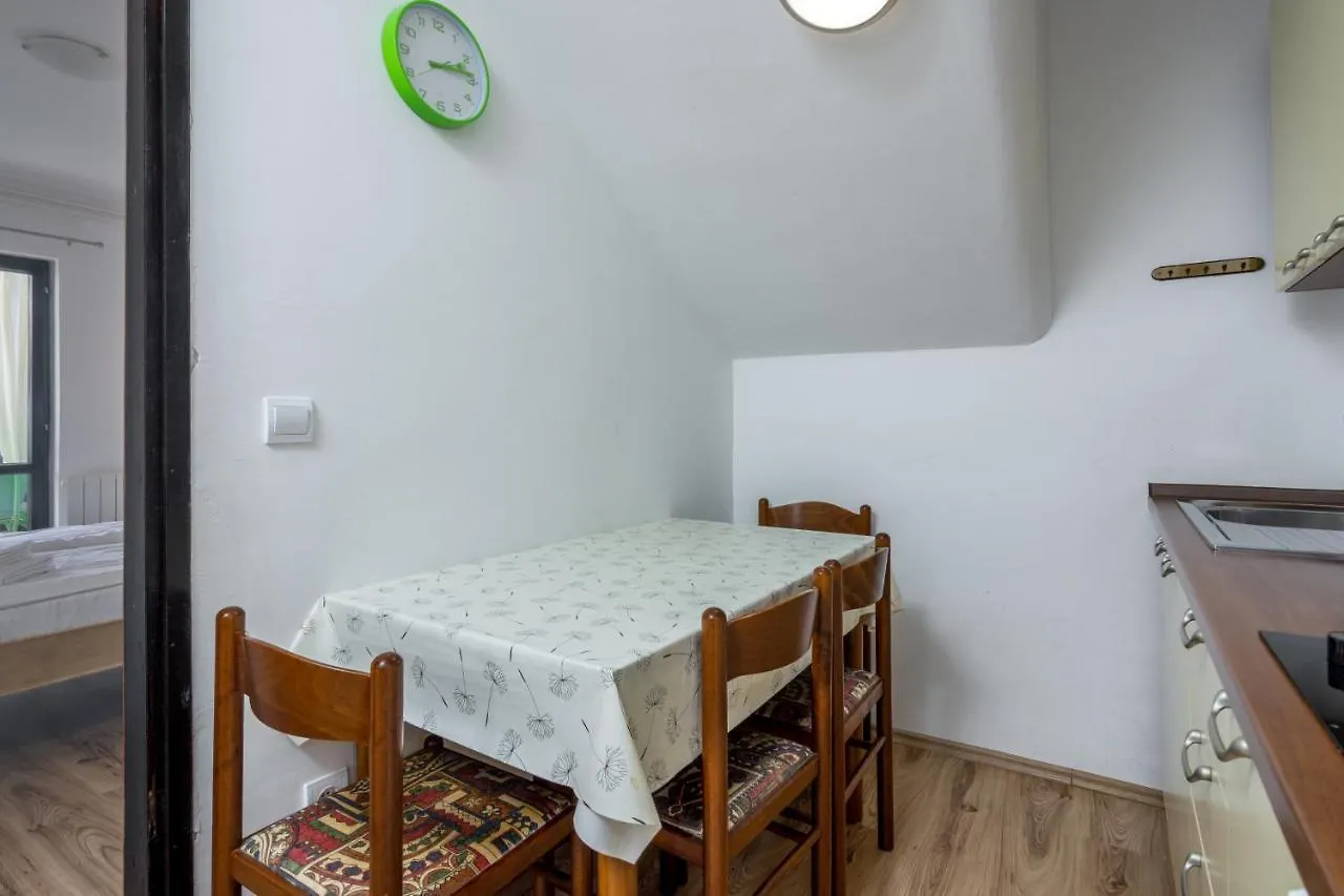 Apartment Pjescana Uvala 7349A Pula