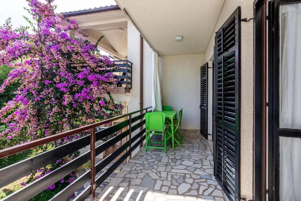 Apartment Pjescana Uvala 7349A Pula